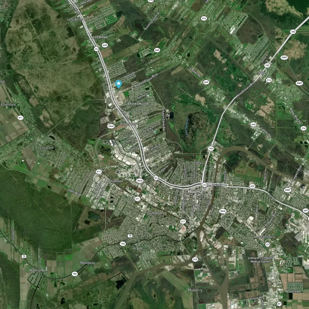 Regional map showing Williamsburg Subdivision's proximity to Southland Mall and Hwy 90 in North Terrebonne, located 4 miles northwest of downtown Houma.
